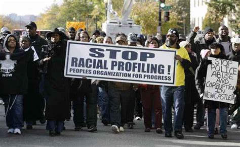 美国种族歧视顽疾难治 抗议者：在种族主义制度下不会有好警察