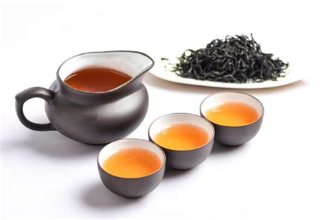 普洱茶茶语人生经典句子：深度解读茶叶中的生活哲理-普洱生茶熟茶