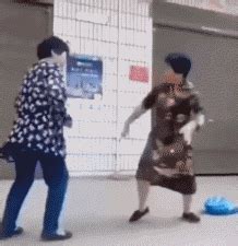 泼妇骂街图片