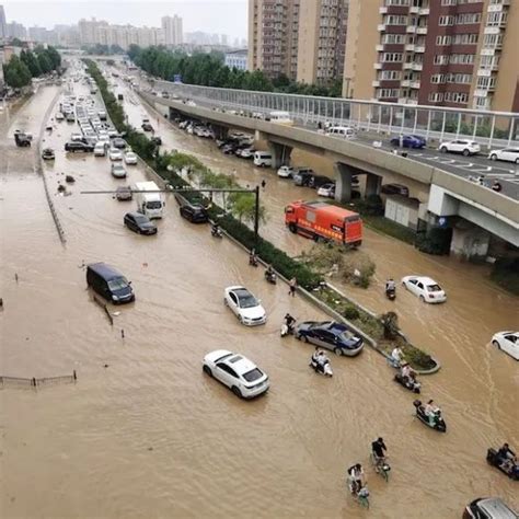 多图直击暴雨后的河南郑州市区__财经头条