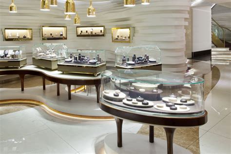 珠宝店设计装修几个关键区域的设计技巧_顾客