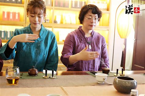 一叶茶，一转身的美丽_汉合茶道-茶艺培训、茶道培训、专业茶艺培训机构-汉合茶道