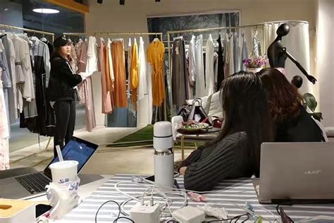 从时尚买手培训课程了解时买手的工作过程-马兰戈尼设计学院官网