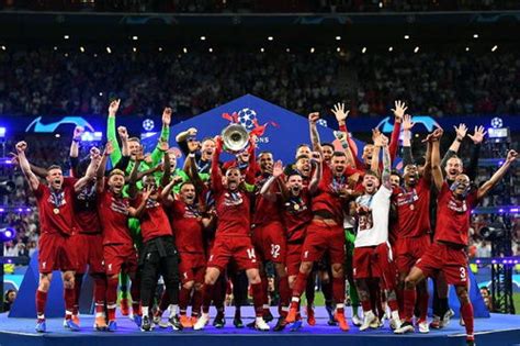 欧冠决赛哪个队赢了(我们是冠军！皇马1-0利物浦，勇夺第14座欧冠冠军，第4次双冠王)