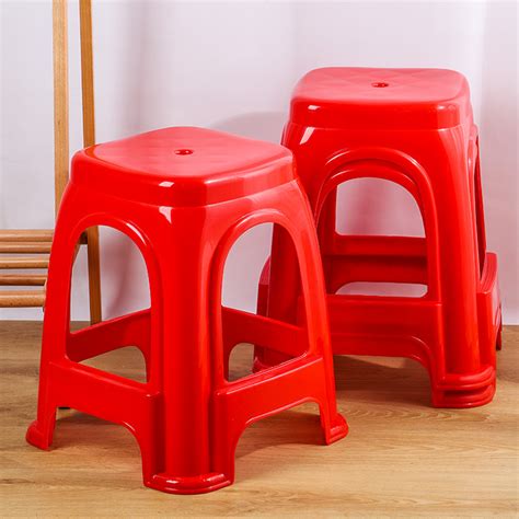 红椅子等候塑料家具绿色茶几咖啡红色高清图片下载-正版图片322175418-摄图网