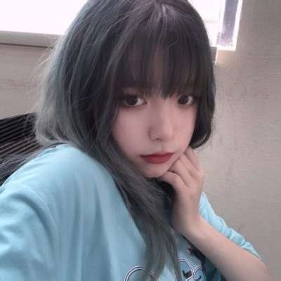 合唱团妆容甜美女生头像