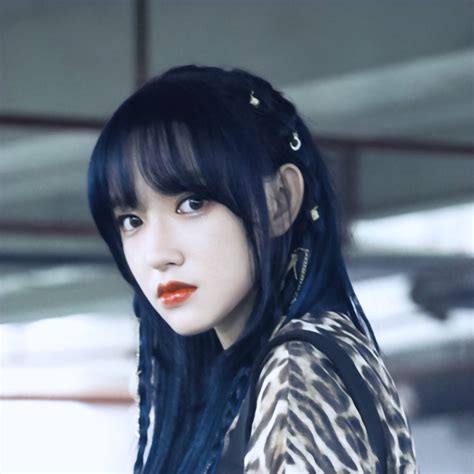程潇红裙古风头像女生