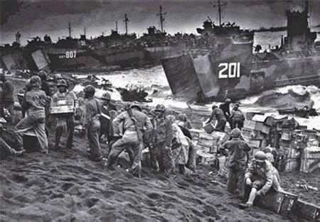 二战时美军抢占硫磺岛，日本玩命抵抗，这场战役够惨|硫磺岛|美军|日军_新浪新闻