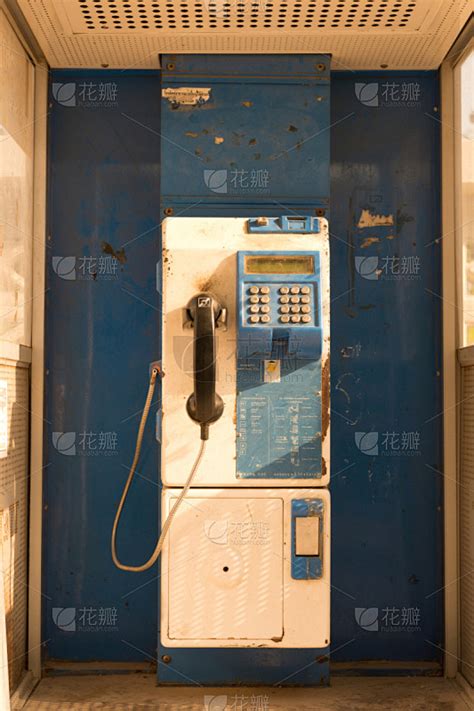 “楼上楼下，电灯电话”——从电话演变看新中国70年
