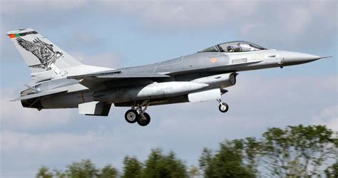乌克兰飞行员开始在美国接受F-16战机操控培训|军情观察_荔枝网新闻
