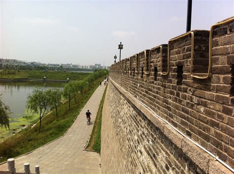 寿县古城墙位于安徽省淮南市，淮河南岸，依八公山|寿县古城墙|八公山_新浪新闻