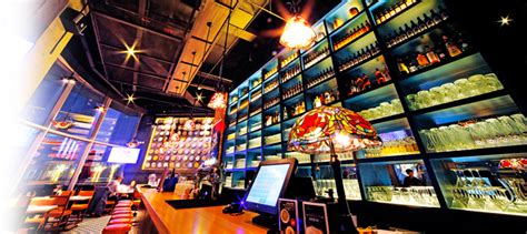 网红餐厅 | 兰巴赫旗舰店：穿过海洋洞窟，抵达空中绿洲-元研视觉设计分享_用餐_自然_巴赫