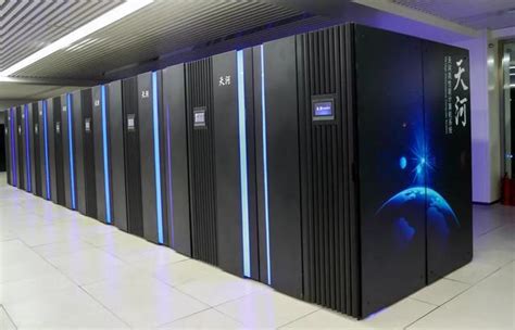 我国首台千万亿次超级计算机系统天河一号研制成功--科技--人民网