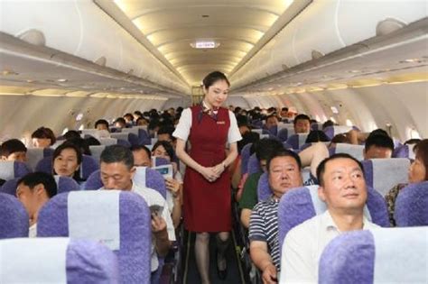 乘客飞机上中暑，航空公司该反思自身服务-钱江潮评_浙江在线评论