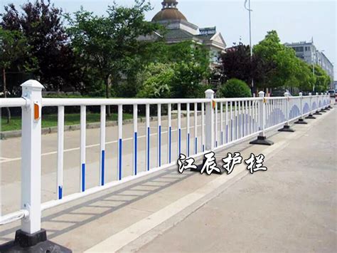 乌海交通护栏多少钱-常州江辰锌钢护栏