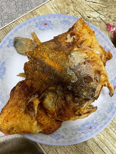 【炸海鱼的做法步骤图，炸海鱼怎么做好吃】芳洲吃饭啦_下厨房