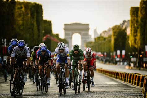 比利时国王与首相出席第106届环法自行车赛开幕式