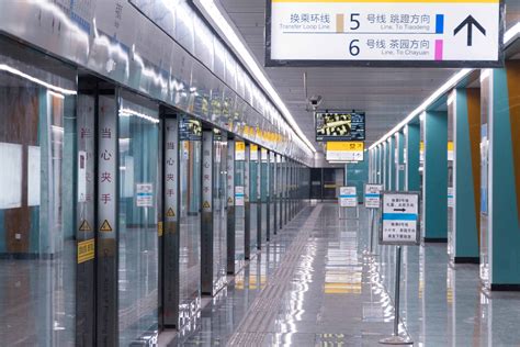 历史上的今天9月29日_2011年重庆轨道交通三号线开始试运营。