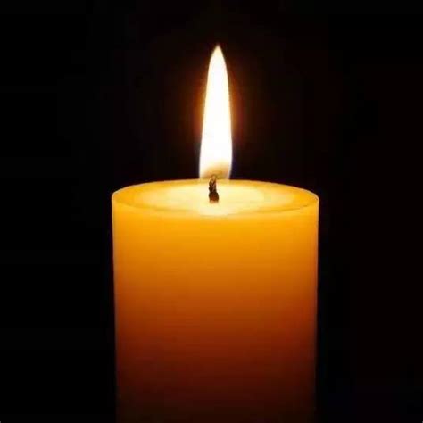 愿逝者安息蜡烛图片,哀亲人的白蜡烛图片,为者祈祷蜡烛图片_大山谷图库