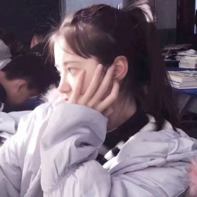 甜美女生潮色头像