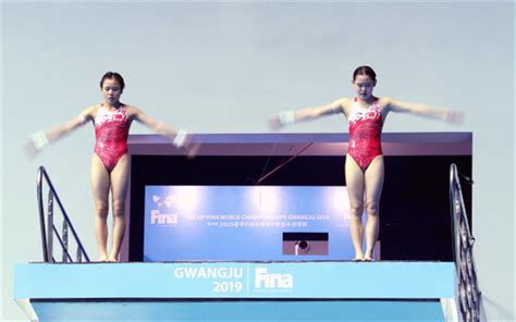 奥运会跳水女子10米跳台中国队包揽金银牌