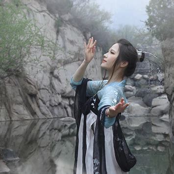 高颜值古风头像女生真人