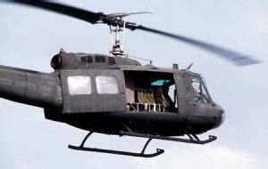 浅谈美国UH-1直升机，是美国第一种搭载涡轮轴发动机的直升机_美军