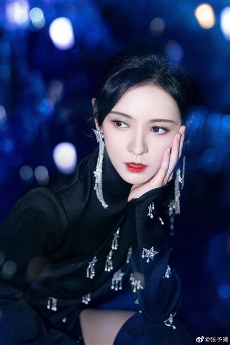 甜美女生张予曦头像动漫