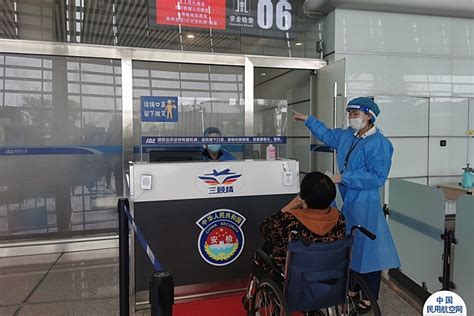 襄阳机场推出“红色登机牌”，让特殊旅客畅行无忧 - 中国民用航空网