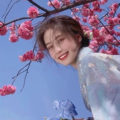 女生温柔清新头像