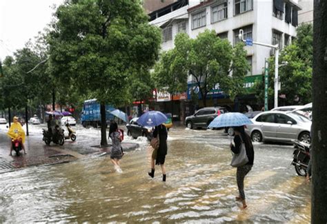 汛情快报：暴雨来袭 致多条城区街道出现积水 - 永州 - 新湖南
