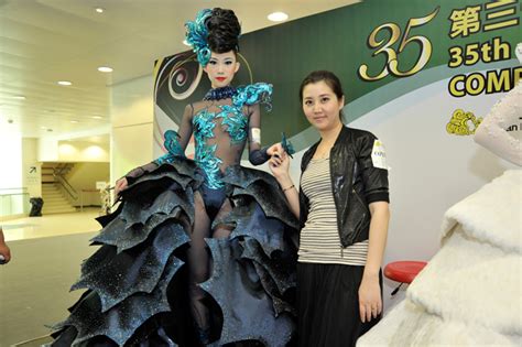 本校选手代表*队出征第36届亚洲发型化妆大赛蝉联形象设计组冠军