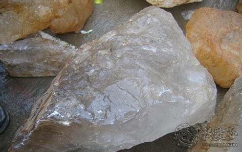 中国最大的水晶：重达4吨，现存地质博物馆，被称“水晶大王”|地质博物馆|中国地质博物馆_新浪新闻