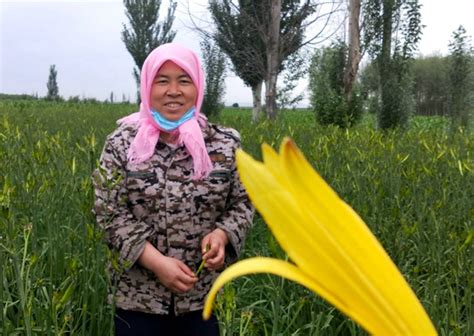 51岁中国农妇登上联合国讲台，会写一手好诗，却离不成婚|感情_新浪新闻