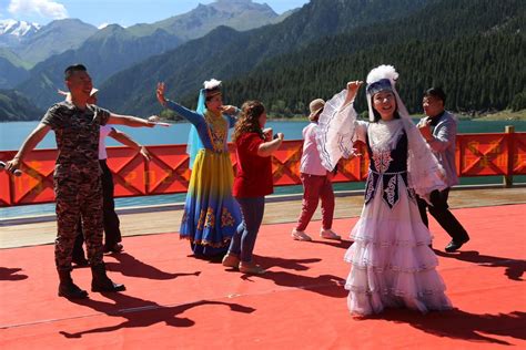 2023年山西省文化和旅游志愿服务新疆行走进天山天池 -中国旅游新闻网