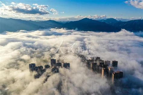 湖南蓝山：晨雾缭绕 美如仙境-人民图片网
