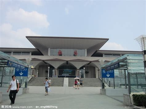 武汉城市建筑白天建筑武昌火车站航拍摄影图配图高清摄影大图-千库网