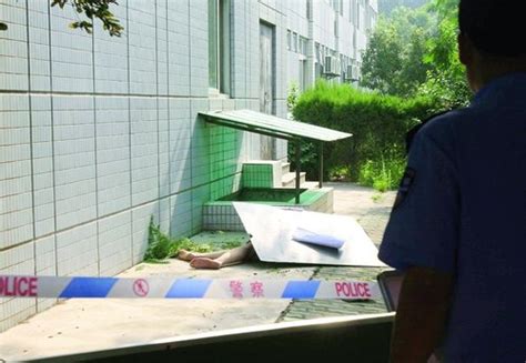 西安交大学生校园内坠楼亡 警方初步排除他杀_腾讯大秦网