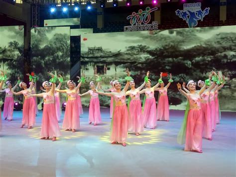 2018年全国广场舞大赛 （河北张家口站）今日开幕_图片中心_中国网