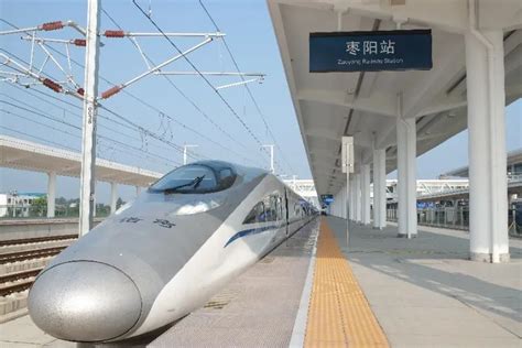 广西桂林有八个高铁站, 衡阳有四个, 而郴州市为什么只有一个?