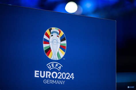 官方：2024年德国欧洲杯LOGO揭晓，取用各成员国旗色彩-直播吧zhibo8.cc
