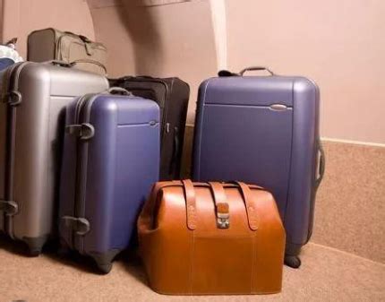 28寸行李箱可以免费托运飞机吗？飞机托运多少公斤免费_车主指南