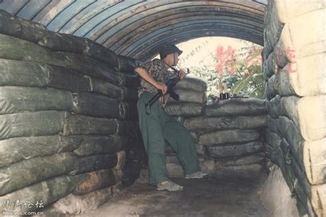 对越自卫反击战中最给力的女兵 - 图说历史|国内 - 华声论坛