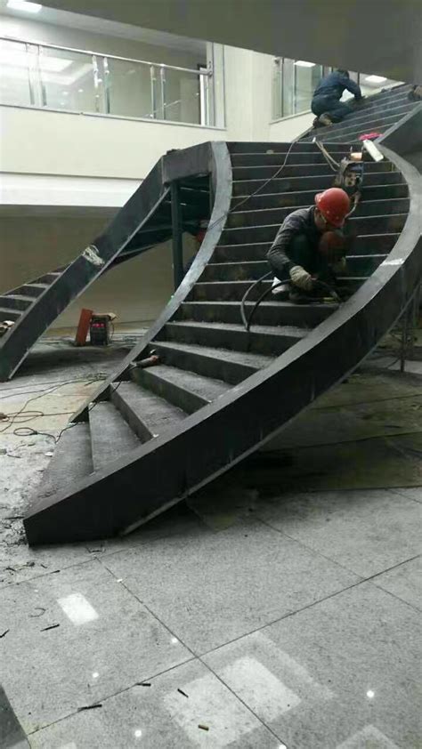 上海钢结构楼梯_上海常鹏金属制品有限公司