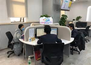外籍人士在上海：政府对疫情管控很严 相信他们_手机新浪网
