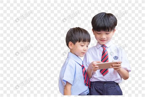 孩子在玩手机元素素材下载-正版素材400945022-摄图网
