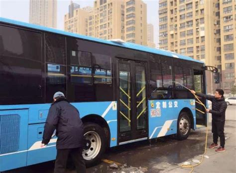 首批5辆氢燃料电池公交车投运上海市金山区石漕线
