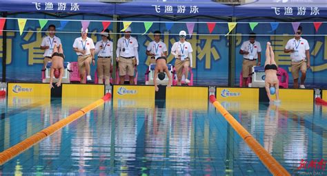 校游泳队在省大学生游泳锦标赛中夺得5金5银3铜