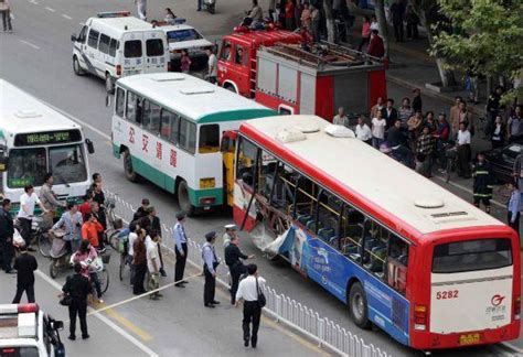 昆明公交车发生爆炸现场[图集]_资讯_凤凰网