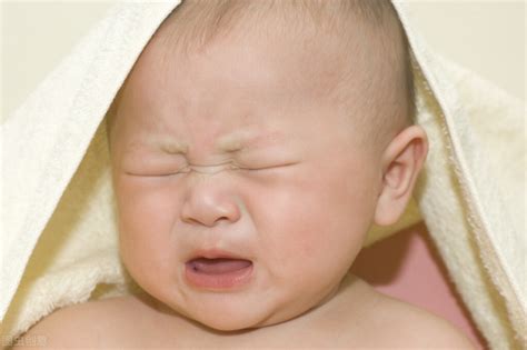 月子婴儿哭闹原因分析（月子宝宝总是惊醒大哭是怎么回事）-幼儿百科-魔术铺